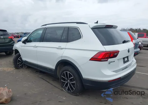 2021 Volkswagen Tiguan 2.0T Se/2.0T Se R-Line Black/2.0T Sel z USA, uszkodzony, nr VIN 3VV2B7AX9MM108872